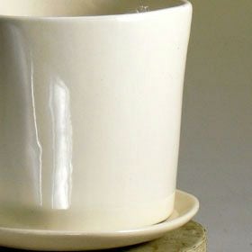 ツヤのある三角陶器植木鉢｜3.5～4号の観葉植物の植え替えに
